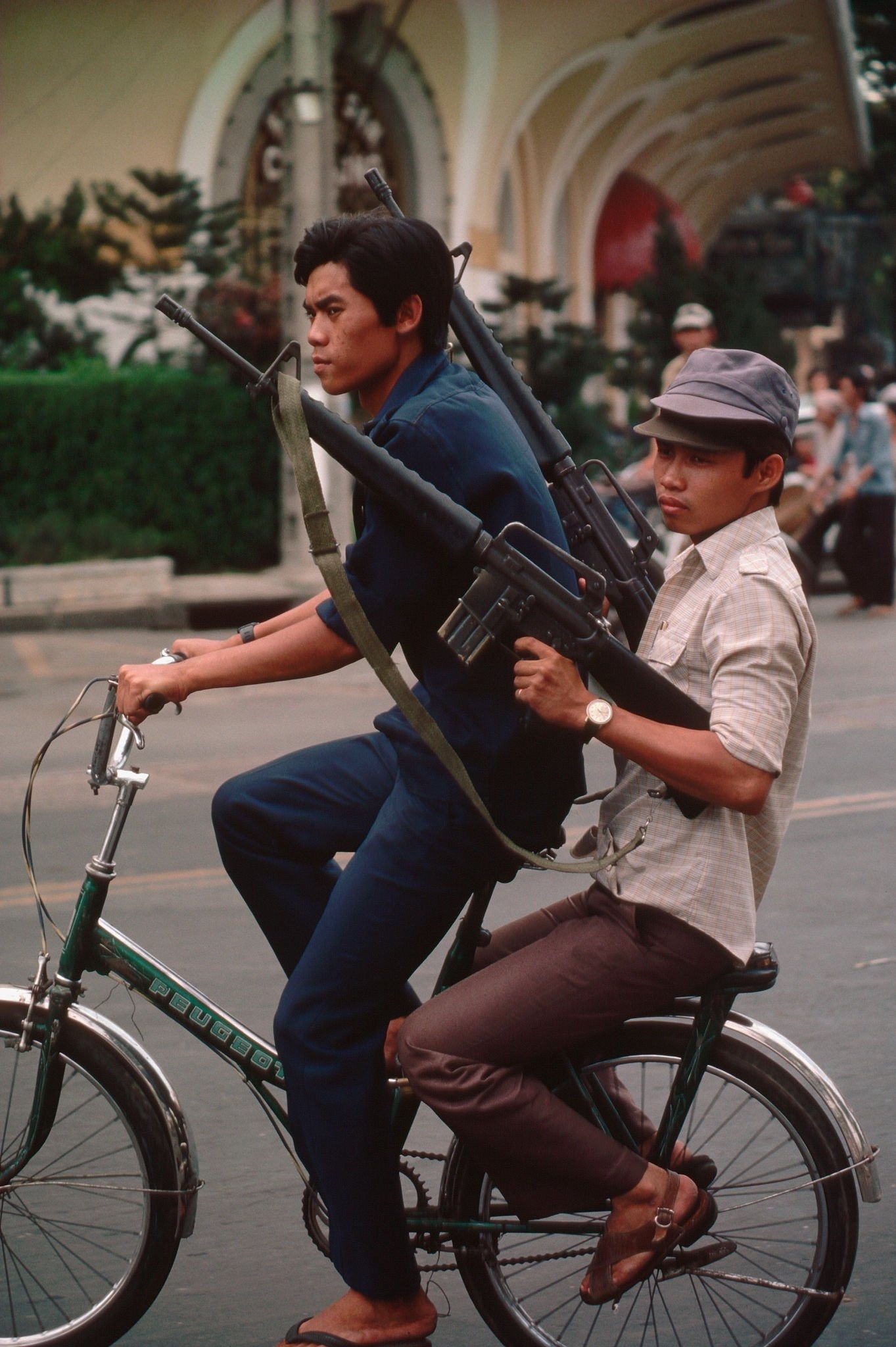 Dual-wielding in Saigon