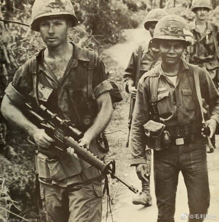 M16A1 flat top with M84 scope late-1960s